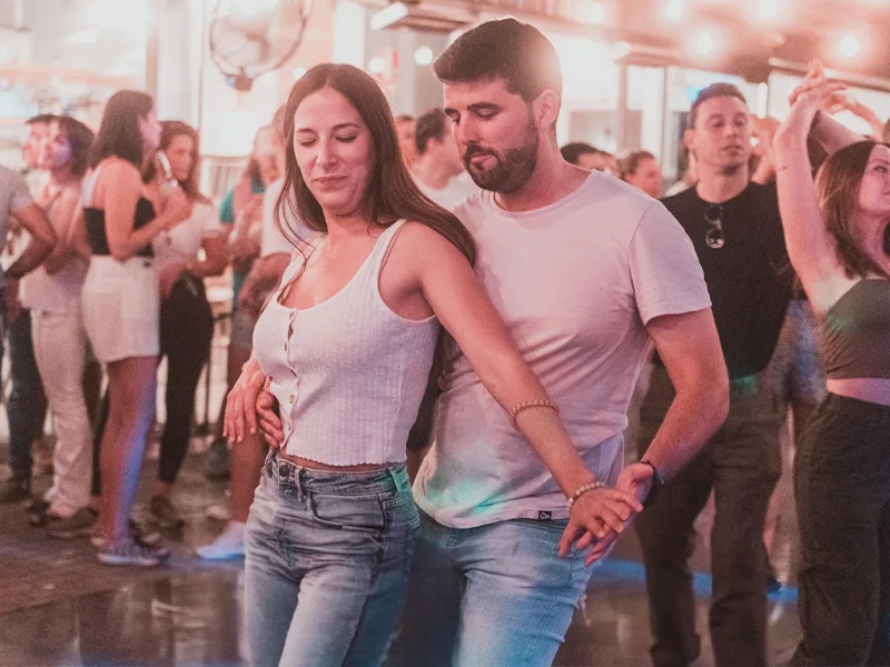 SalsaPrat ofrece clases bien estructuradas