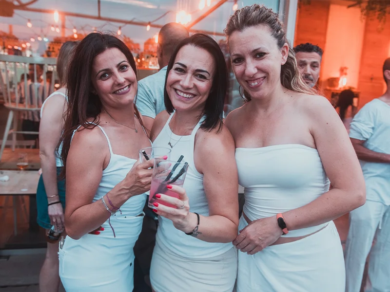 un lugar donde te encuentras con amigos